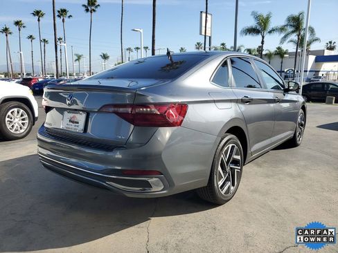 Used 2022 Volkswagen Jetta SEL image 4