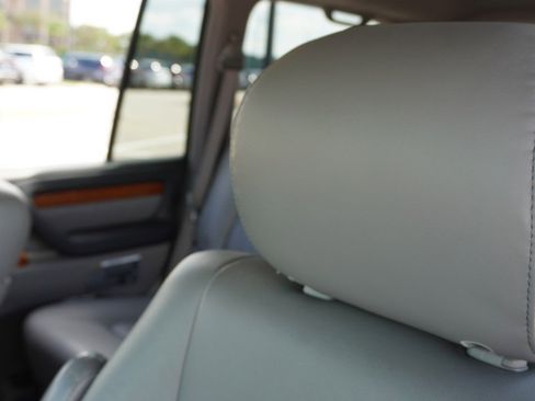 Used 2007 Lexus LX 470 4WD image 25