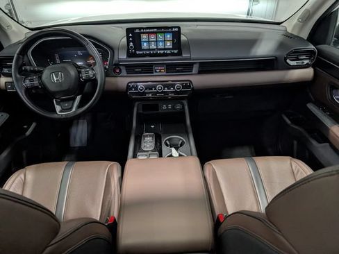 Used 2023 Honda Pilot Elite image 13