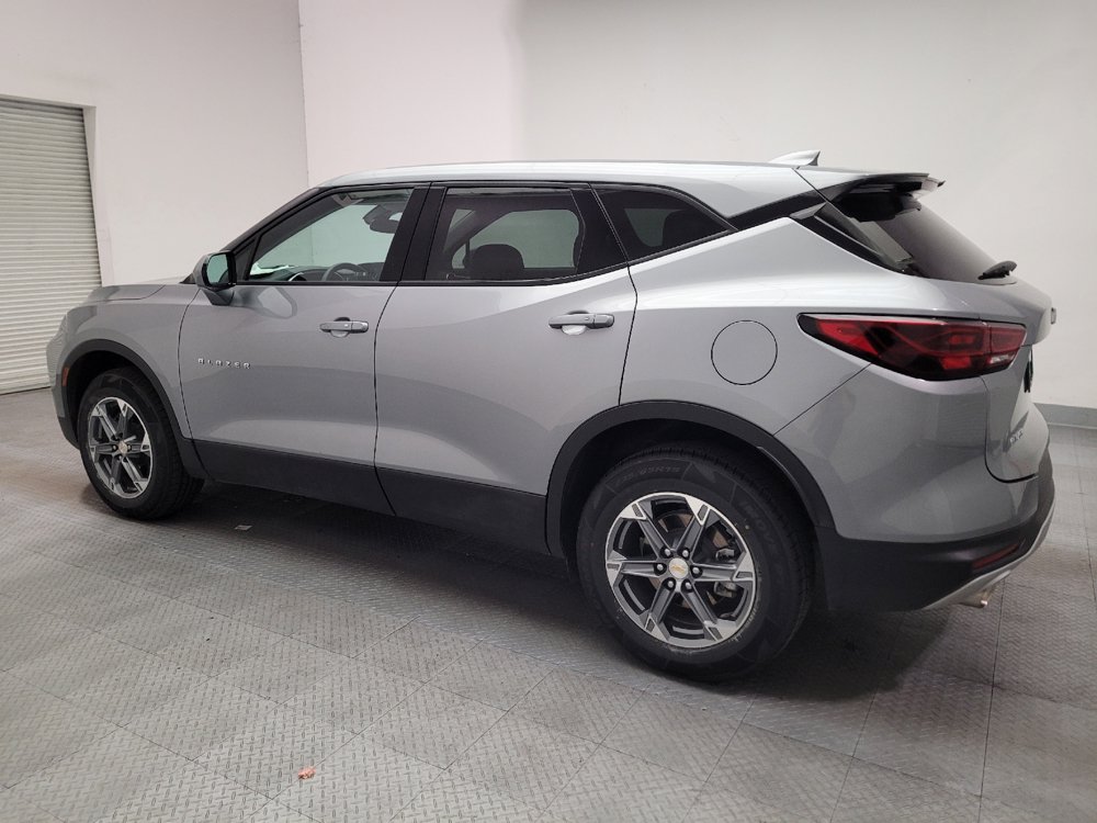 Used 2025 Chevrolet Blazer LT FWD image 3