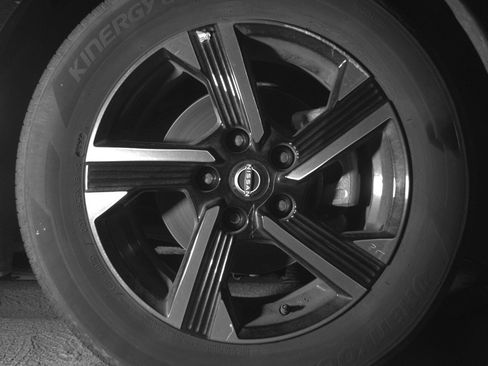 Used 2025 Nissan Sentra SV FWD image 10