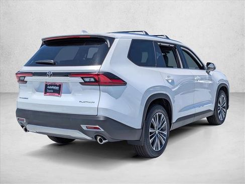 New 2026 Toyota Grand Highlander AWD Hybrid image 2