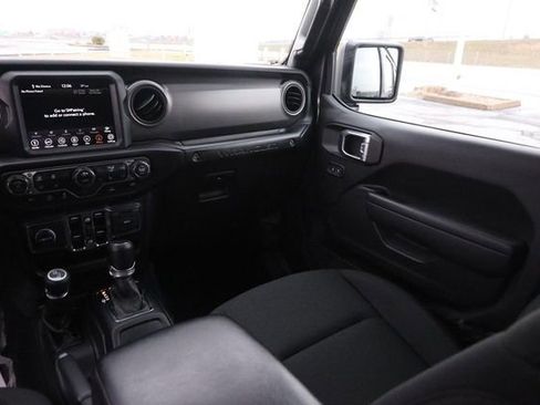 Used 2022 Jeep Wrangler Unlimited Sport image 25