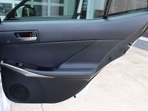 Used 2018 Lexus IS 300 AWD image 44