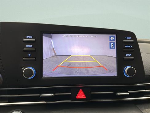 Used 2023 Hyundai Elantra Blue image 24