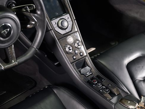 Used 2013 McLaren MP4-12C Spider image 31