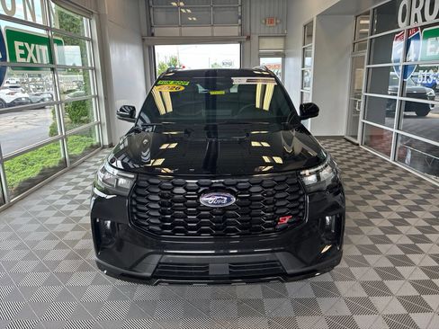 Used 2026 Ford Explorer ST w/ Sun And Sound Package AWD/4WD image 2