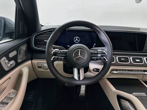 Used 2026 Mercedes-Benz GLS 580 4MATIC image 25