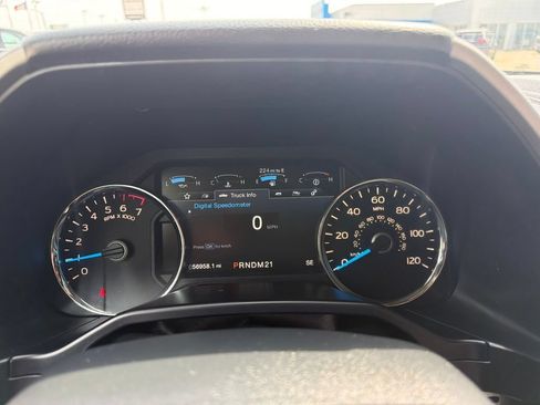 Used 2015 Ford F150 Lariat w/ Equipment Group 502A Luxury AWD/4WD image 15
