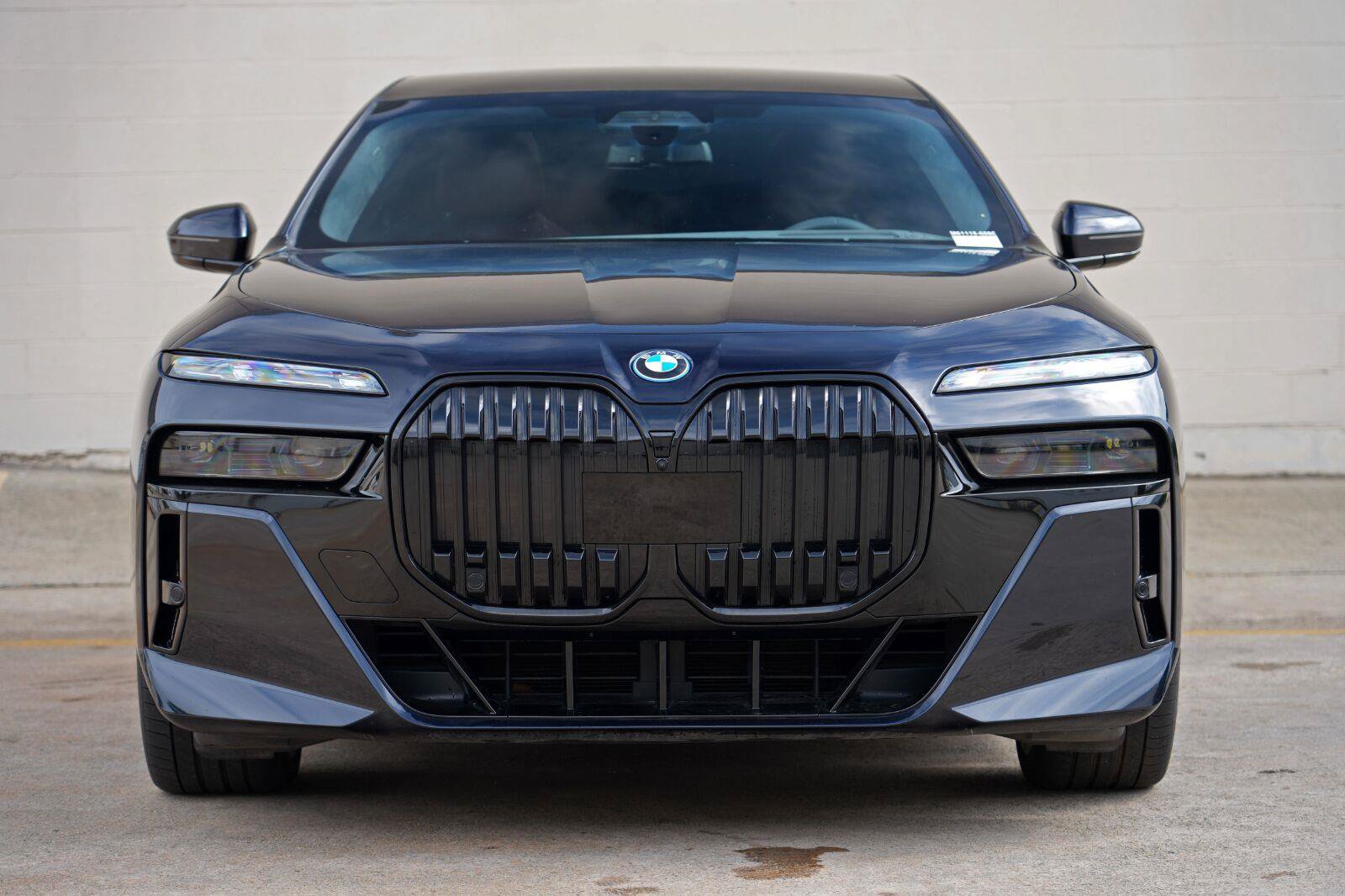 Used 2023 BMW i7 xDrive60 AWD/4WD image 7