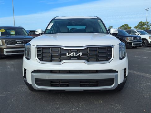 New 2025 Kia Telluride S image 3