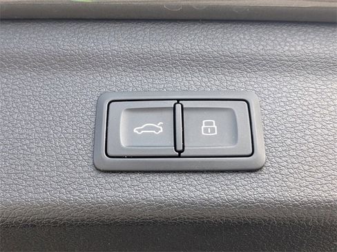 Used 2020 Audi Q3 2.0T Premium Plus w/ Premium Plus Package image 13