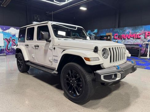 Used 2022 Jeep Wrangler Unlimited Sahara w/ Cold Weather Group AWD/4WD image 8