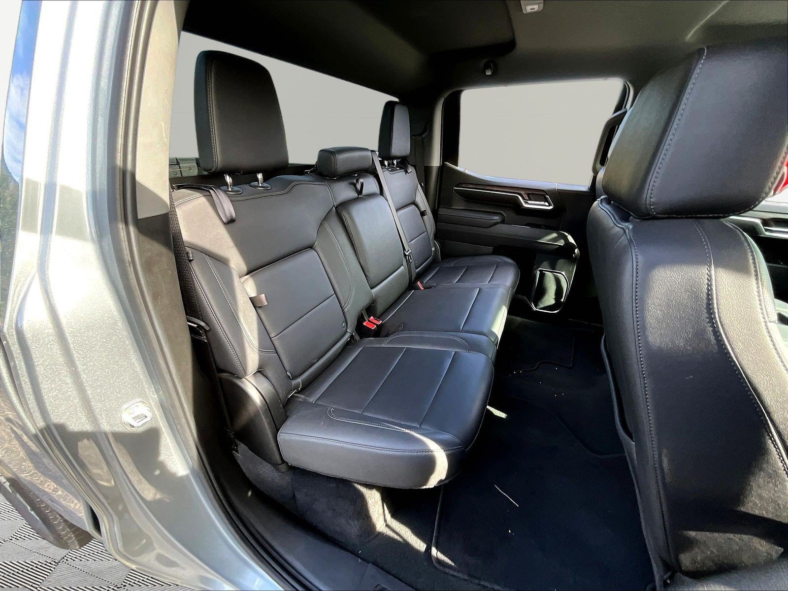 Used 2025 GMC Sierra 1500 SLT AWD/4WD image 26