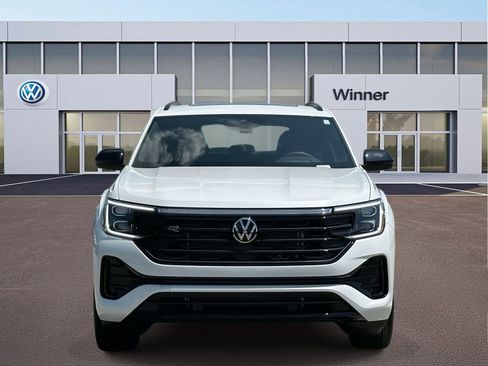 Used 2025 Volkswagen Atlas Cross Sport SEL R-Line image 4