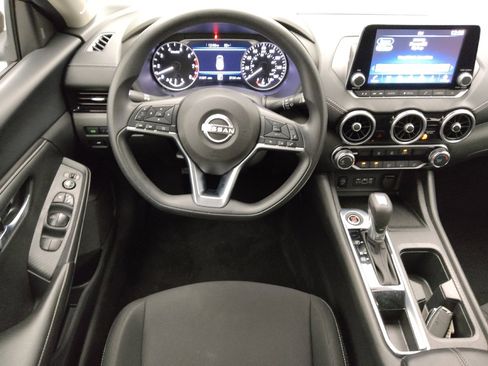 Used 2025 Nissan Sentra SV FWD image 22