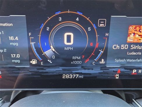 Used 2025 Chevrolet Suburban Premier image 23