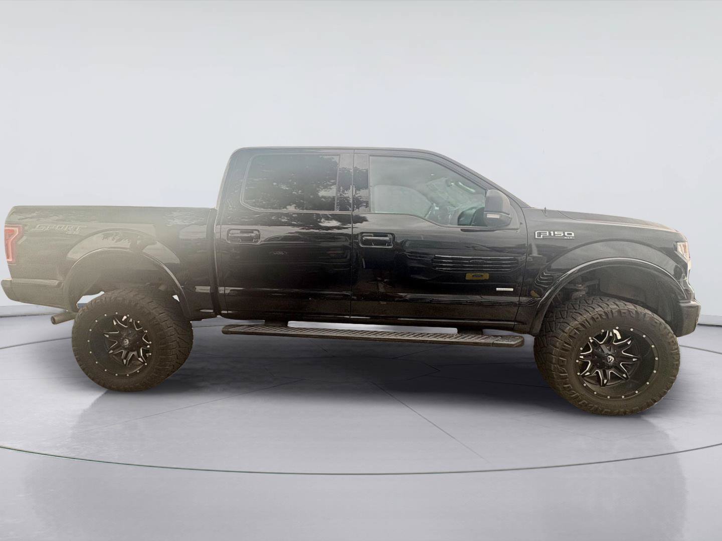 Used 2017 Ford F150 XLT w/ Equipment Group 302A Luxury AWD/4WD image 2