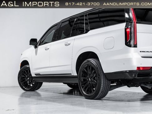 Used 2024 Cadillac Escalade ESV Premium Luxury w/ Performance Package AWD/4WD image 20