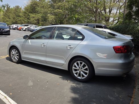 Used 2014 Volkswagen Jetta SE image 3