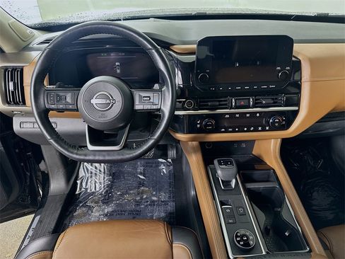 Used 2022 Nissan Pathfinder Platinum w/ Cargo Package image 18