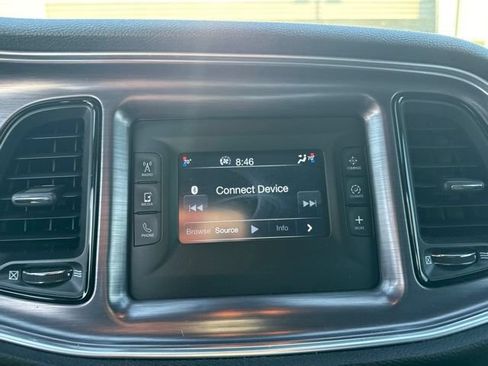 Used 2015 Dodge Challenger SXT RWD image 14