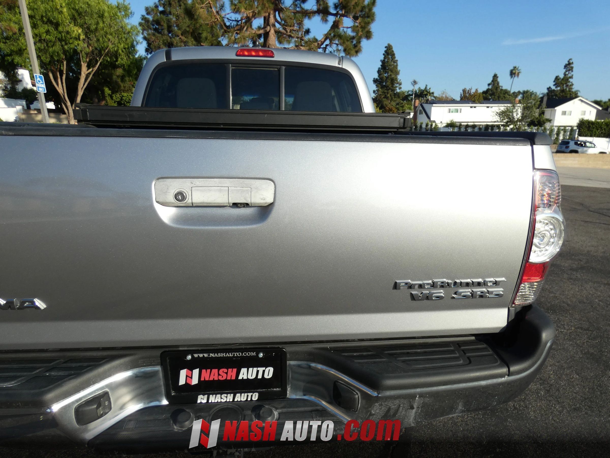Used 2015 Toyota Tacoma PreRunner w/ SR5 Package RWD image 9