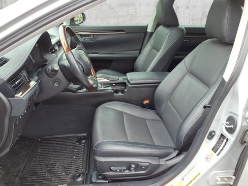 Used 2017 Lexus ES 350 w/ Navigation System Package FWD image 4
