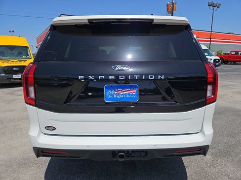 New 2027 Ford Expedition Active RWD image 10