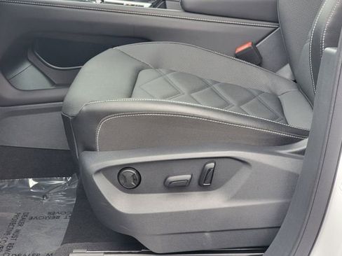 Used 2025 Volkswagen Atlas SE image 18