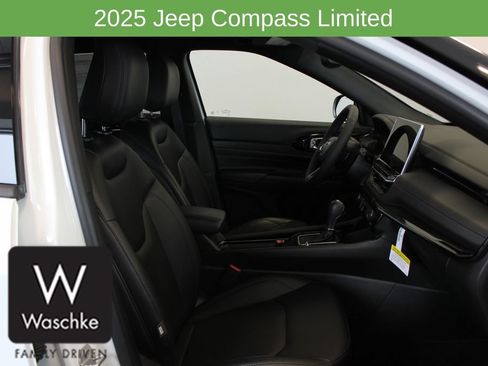 New 2025 Jeep Compass Limited w/ Sun & Sound Group AWD/4WD image 23