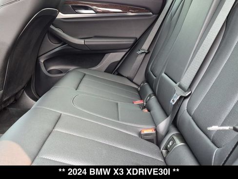 Used 2024 BMW X3 xDrive30i AWD/4WD image 3