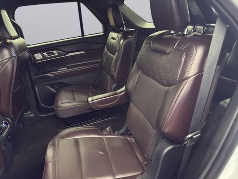 Used 2025 Ford Explorer Platinum w/ LUX Leather Package image 13