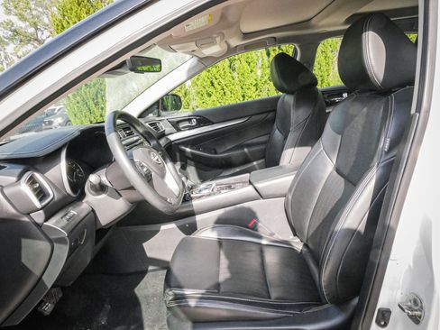 Used 2023 Nissan Maxima SL image 7