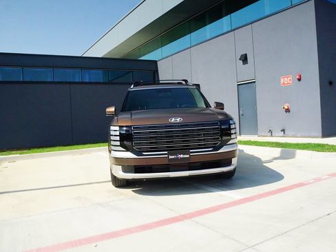 New 2026 Hyundai Palisade Calligraphy FWD image 2