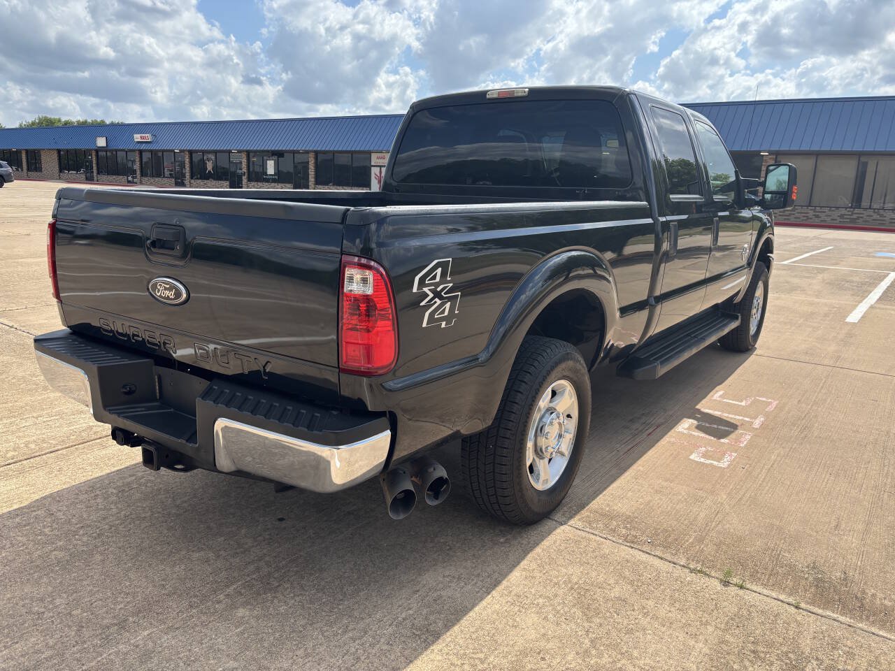 Used 2013 Ford F250 4x4 Crew Cab Super Duty image 4