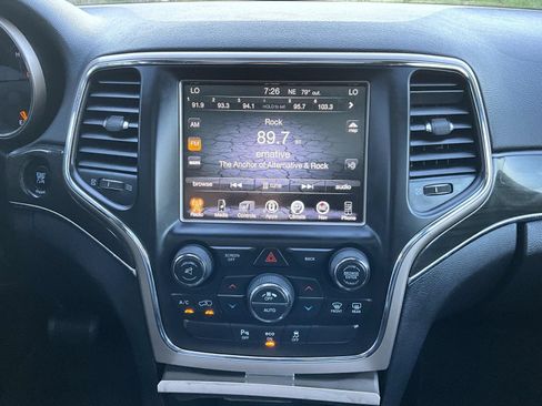 Used 2014 Jeep Grand Cherokee Overland AWD/4WD image 14