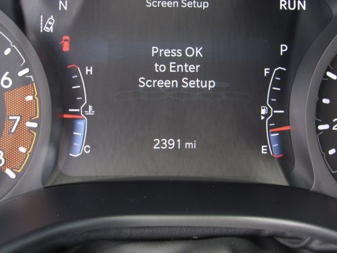 Used 2025 Jeep Compass Latitude image 27