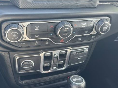 Used 2022 Jeep Wrangler Unlimited Sport image 20