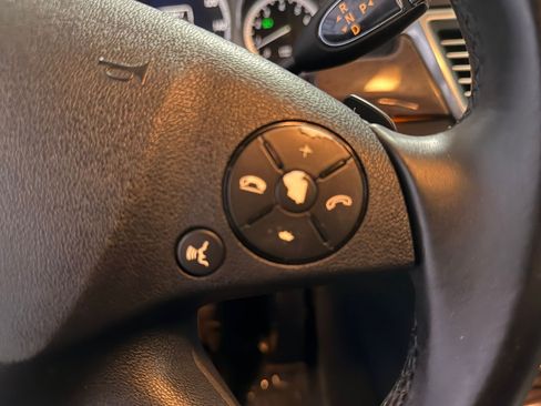 Used 2011 Mercedes-Benz E 350 4MATIC Sedan image 27