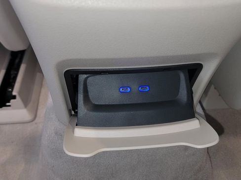 Used 2023 Mercedes-Benz EQS 450+ SUV image 24