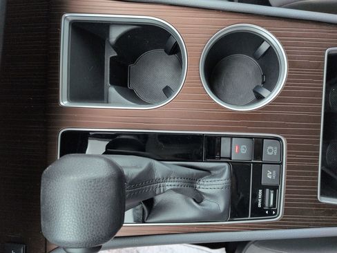 Used 2023 Toyota Sienna LE image 13