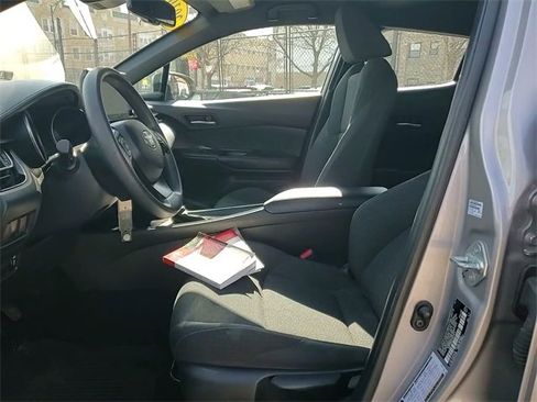 Used 2019 Toyota C-HR LE image 12