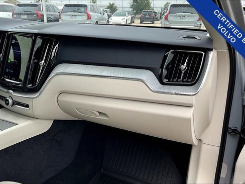 Used 2025 Volvo XC60 T8 Plus w/ Protection Package Premier image 21