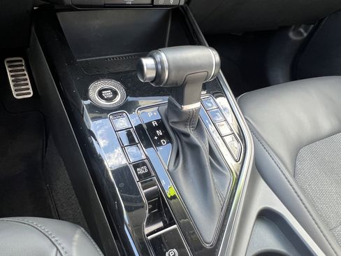 Certified 2023 Kia Niro EX Touring image 33