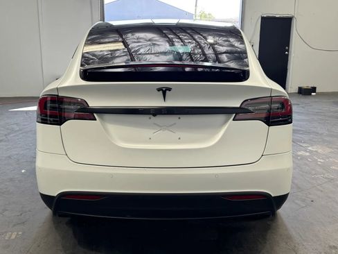 Used 2018 Tesla Model X 75D image 3