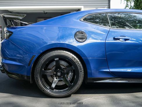 Used 2021 Chevrolet Camaro ZL1 RWD image 10