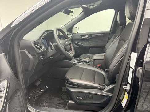 Used 2025 Ford Escape ST-Line w/ Tech Pack #1 AWD/4WD image 3