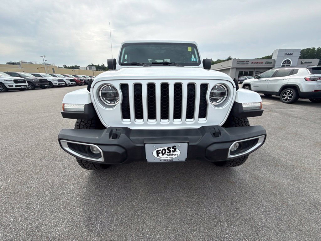 Certified 2022 Jeep Gladiator Overland w/ LED Lighting Group AWD/4WD image 8
