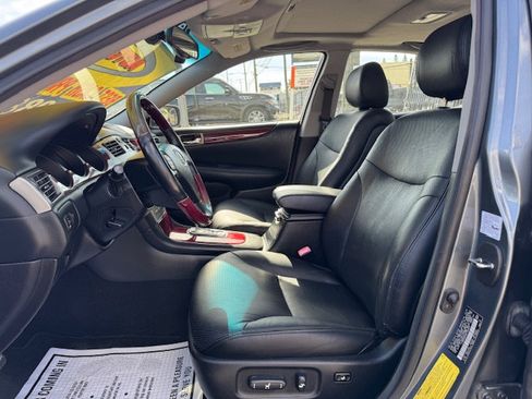 Used 2005 Lexus ES 330 Sedan image 10